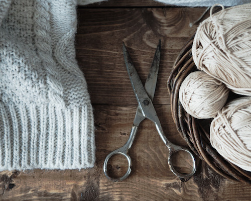 編み物　糸　ハサミ