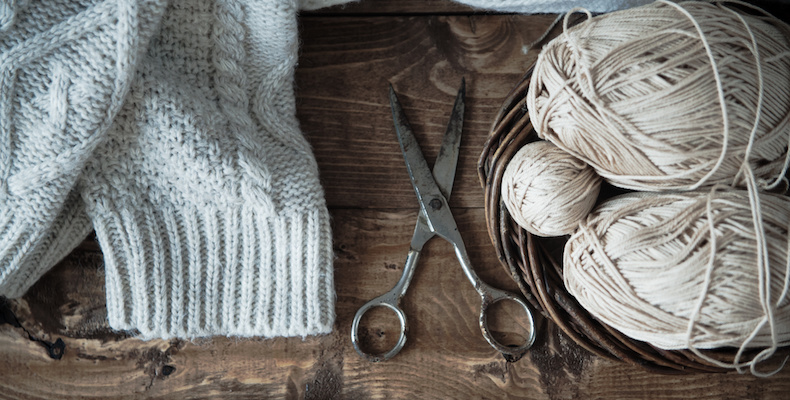 編み物　糸　ハサミ