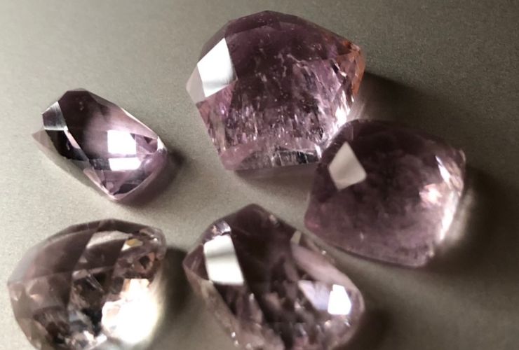 天然石 クンツァイト